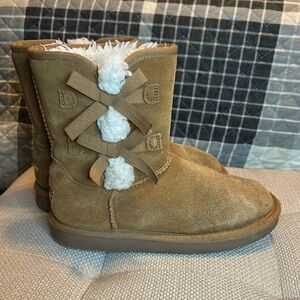 Koolaburra By Ugg Boots Chestnut Youth Size 3- Bow accent